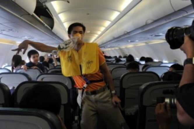 ‘Peidos’ de passageiro obrigam avião a fazer pouso forçado