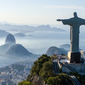 Do que é feito o Cristo Redentor?