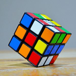 Cubo Mágico: uma mistura entre lógica, paciência e diversão
