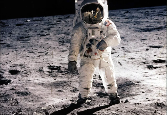 Como os astronautas voltam da Lua para a Terra?