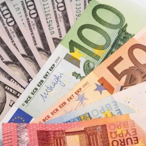 Porque o dólar e euro estão caindo ultimamente?